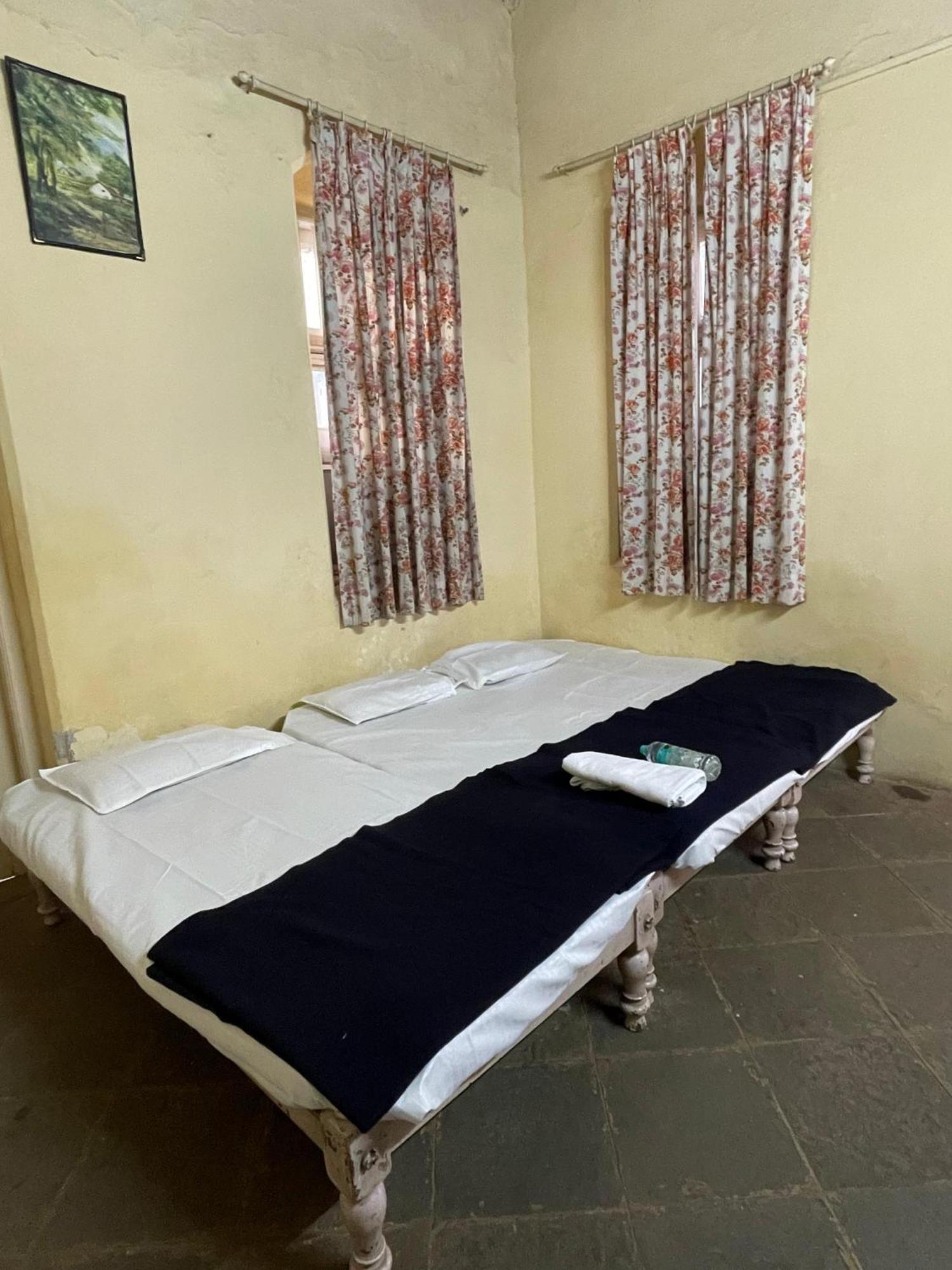 The Imperial Heritage Ii 2 Minutes From Station And Market Ii Deluxe Ac Ii 3* Lonavala