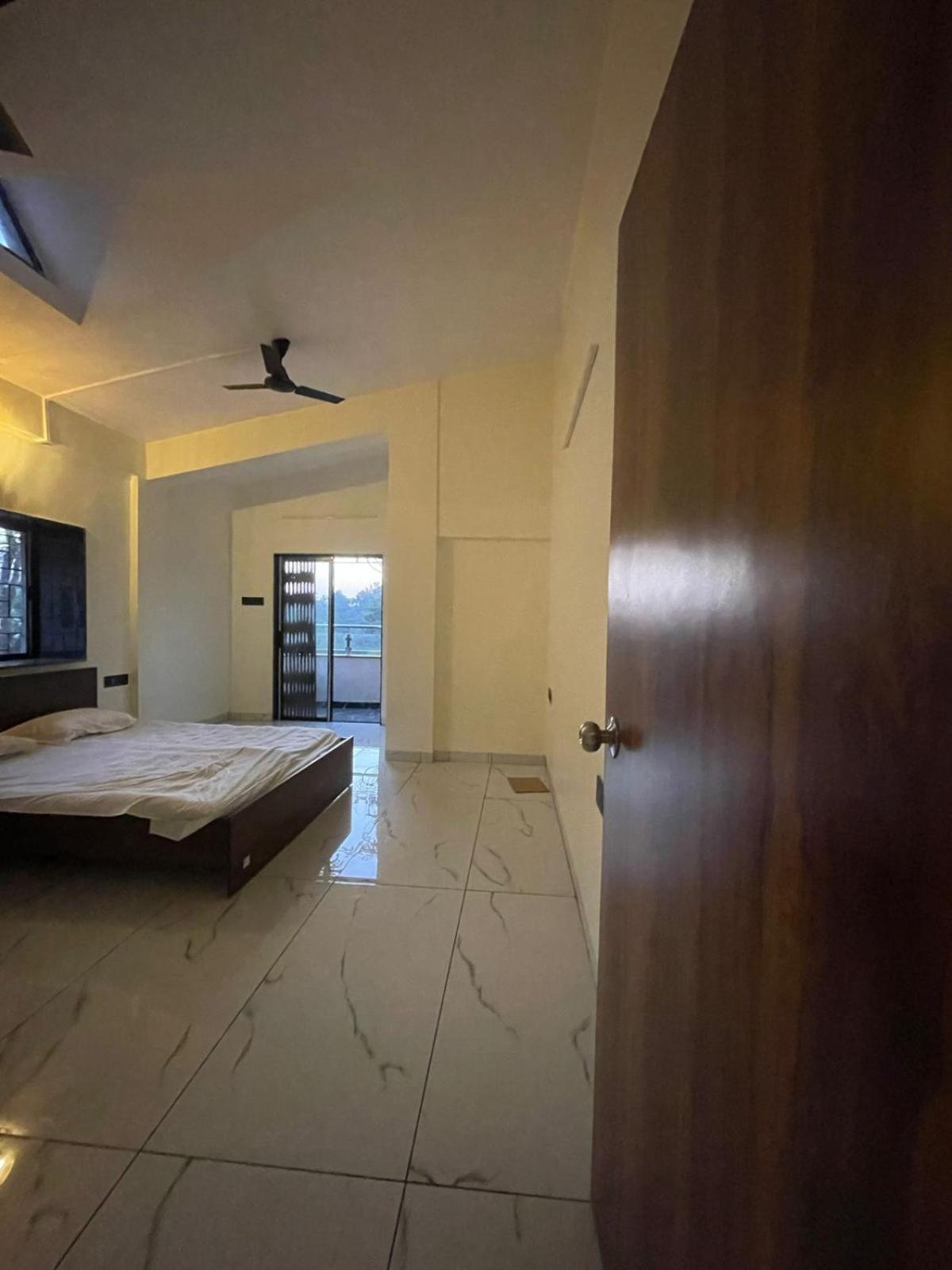 Mannat With Swimming Pool And Garden Holiday home *