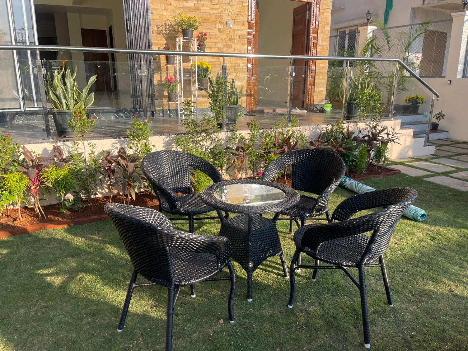 Villa Lavish - 3 Bhk Pool With Lawn *