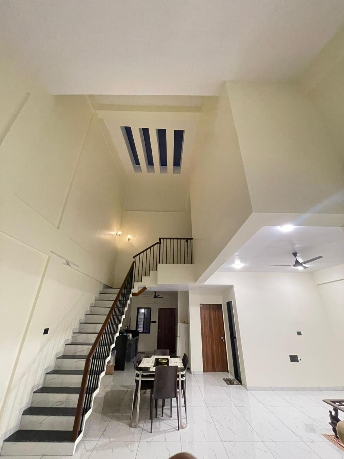 Mannat With Swimming Pool And Garden *