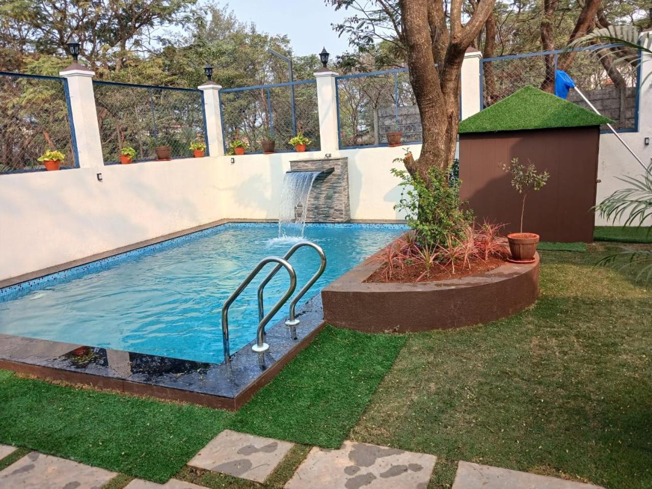 Mannat With Swimming Pool And Garden Holiday home