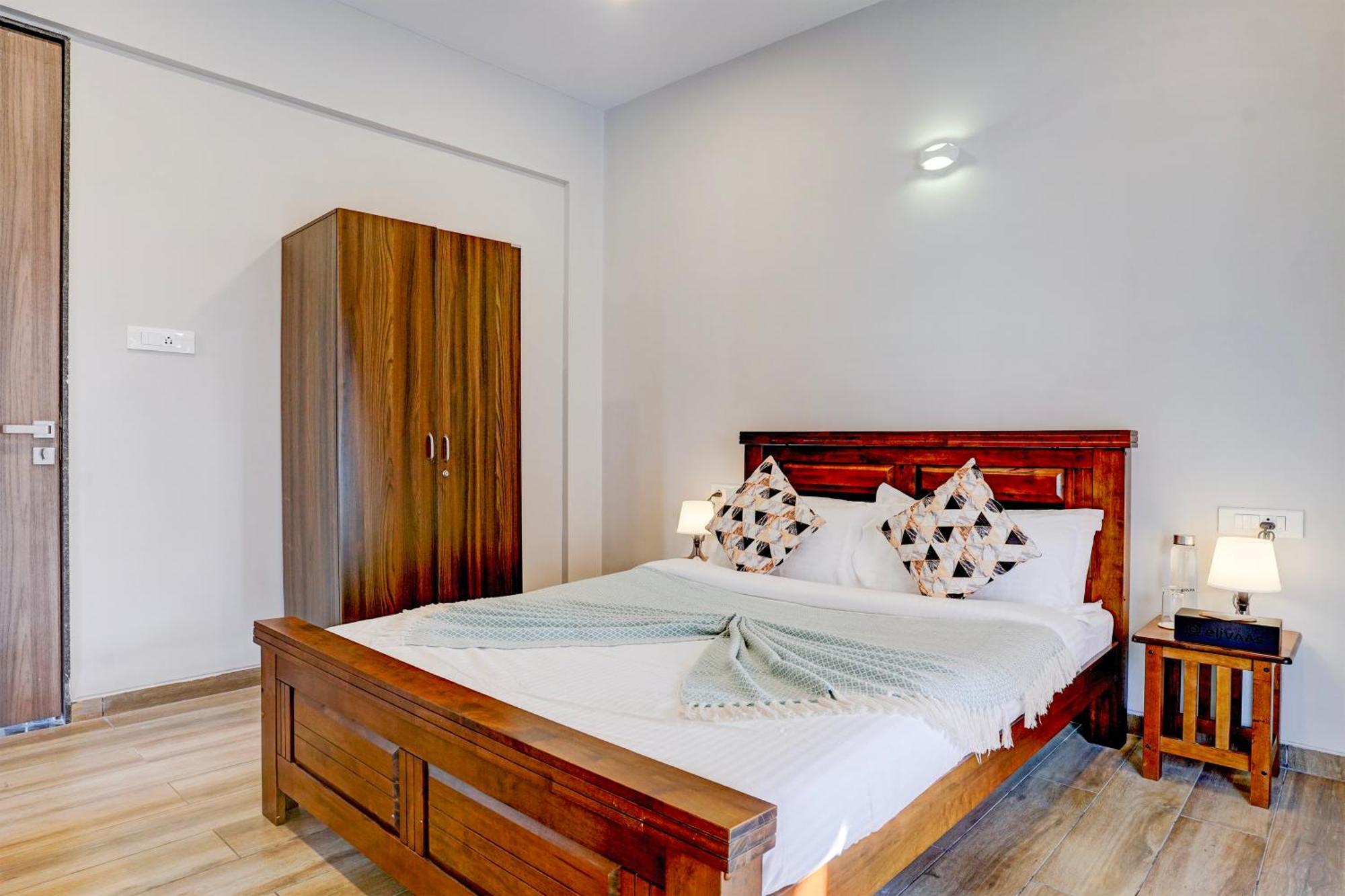 Elivaas 3 Bhk Aamy With Pvt Pool & Garden Villa Lonavala