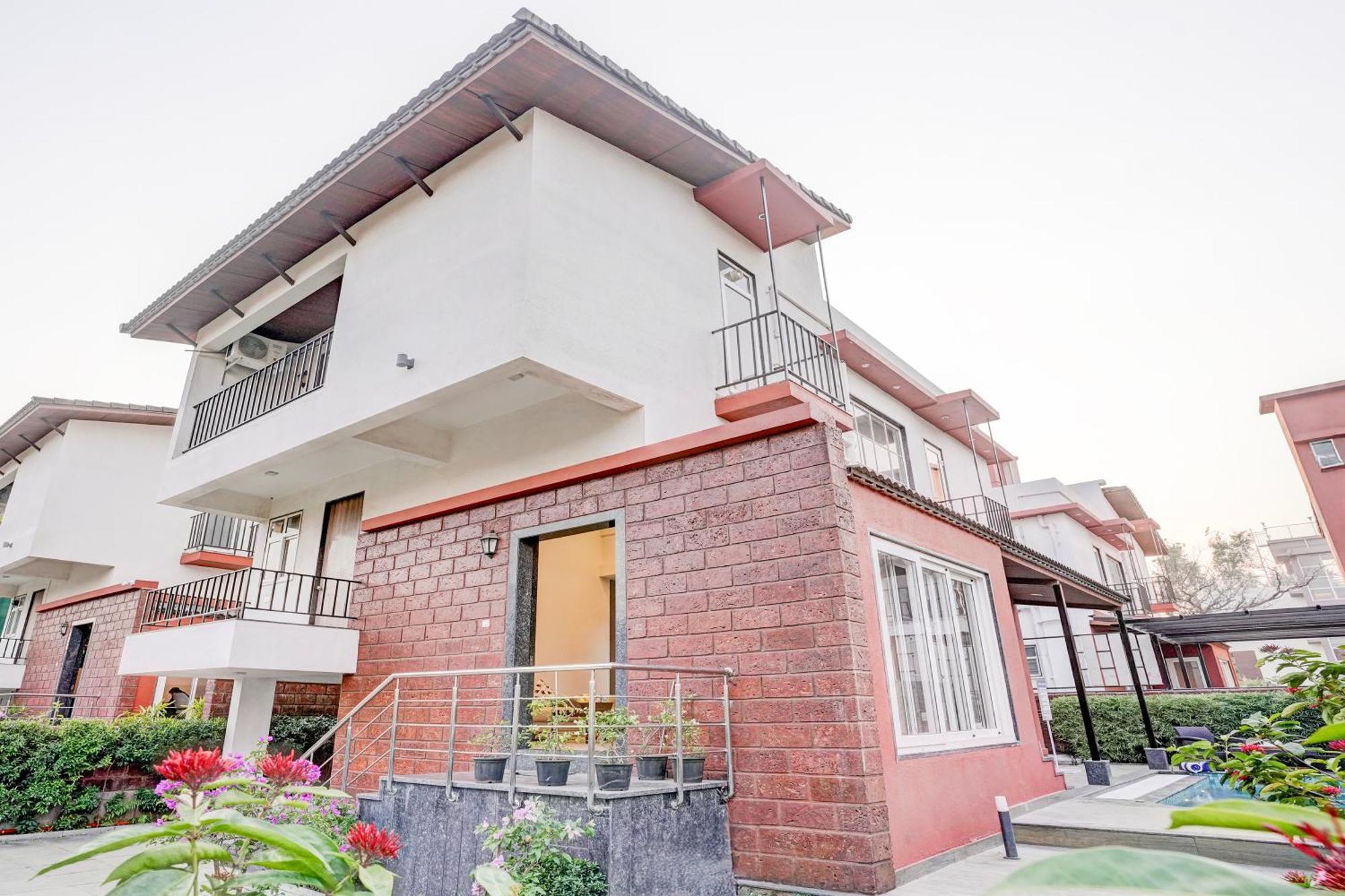 Elivaas 3 Bhk Aamy With Pvt Pool & Garden Villa *
