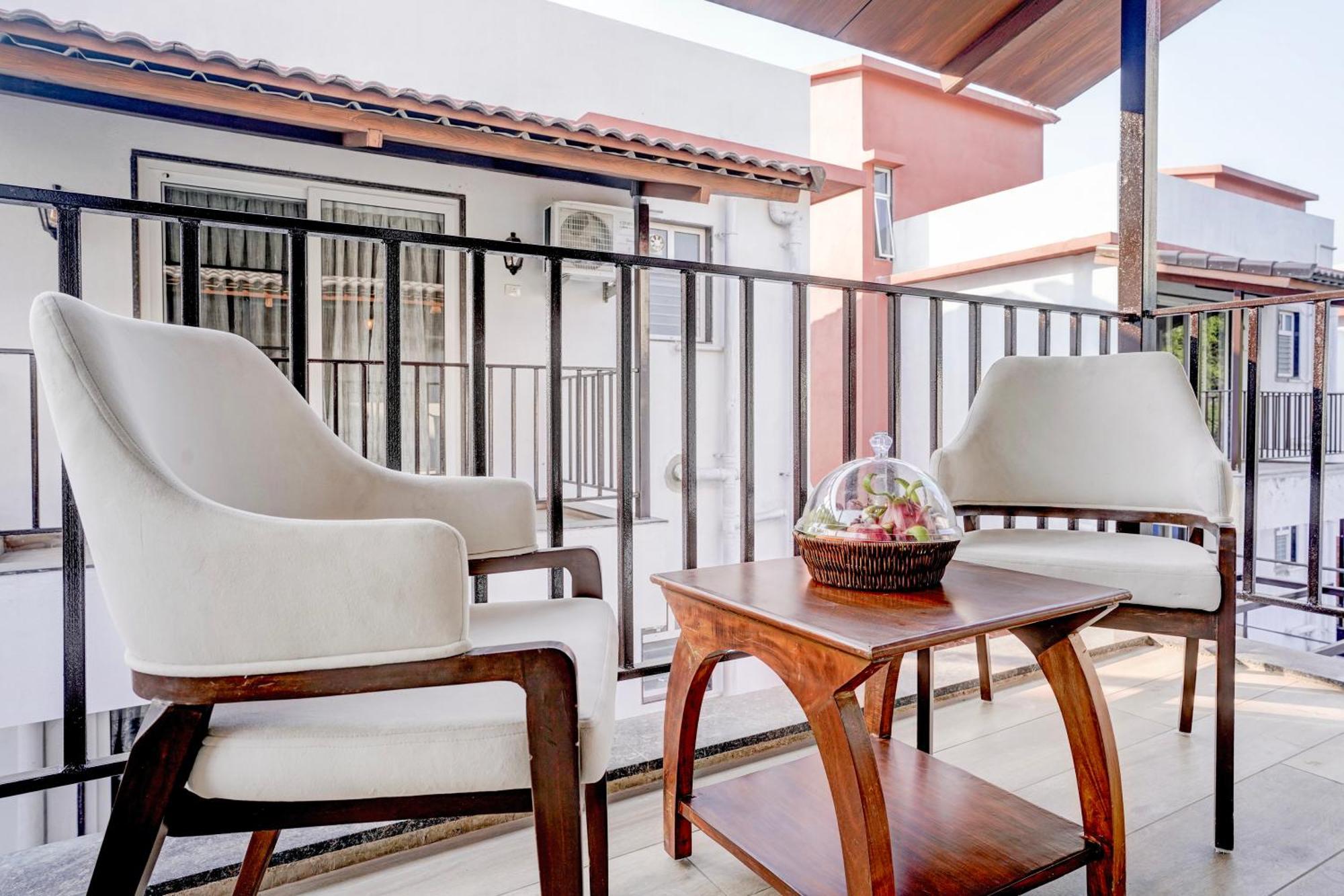 Elivaas 3 Bhk Aamy With Pvt Pool & Garden Villa Lonavala
