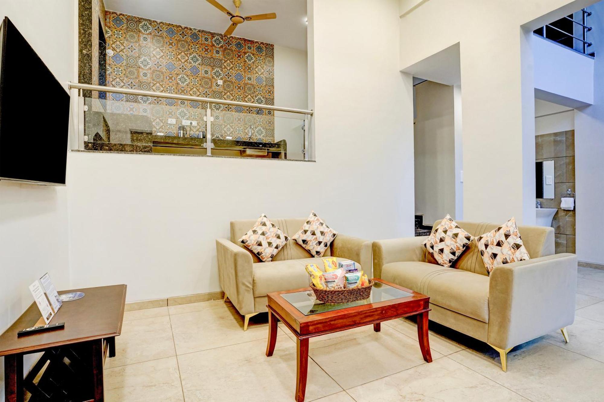 Elivaas 3 Bhk Aamy With Pvt Pool & Garden Villa *