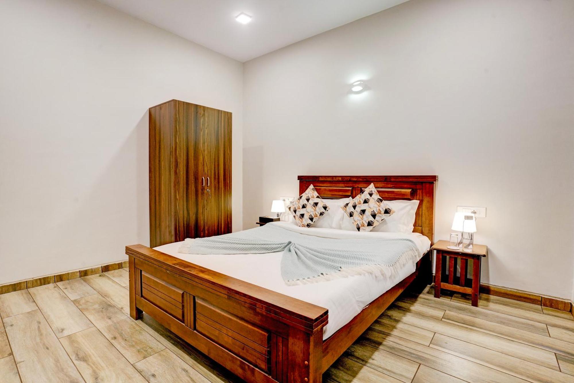 Elivaas 3 Bhk Aamy With Pvt Pool & Garden Villa