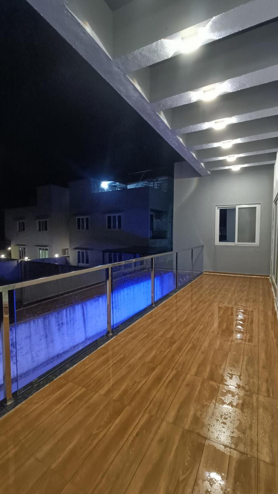 24 Queens Villa *