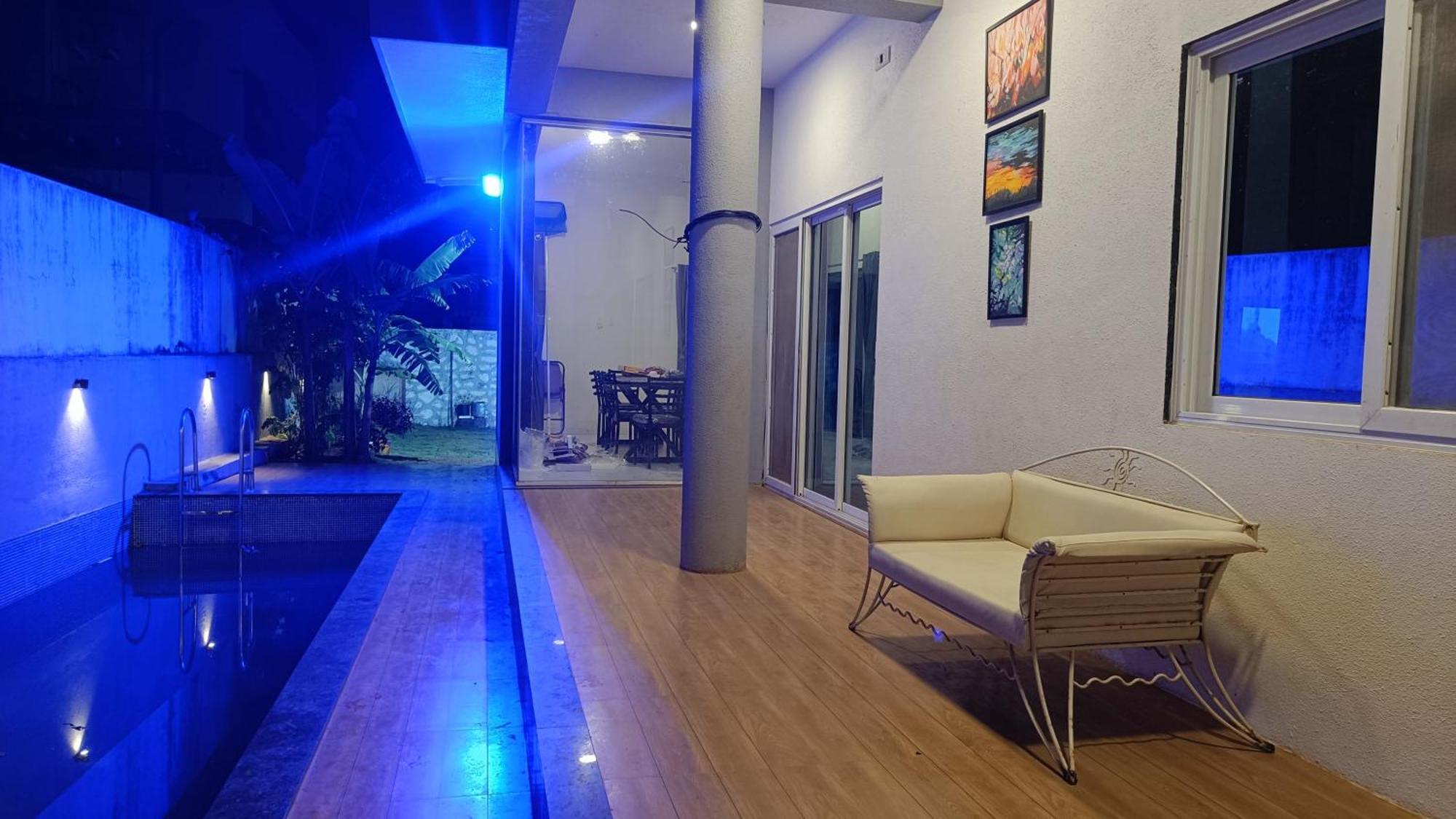24 Queens Villa