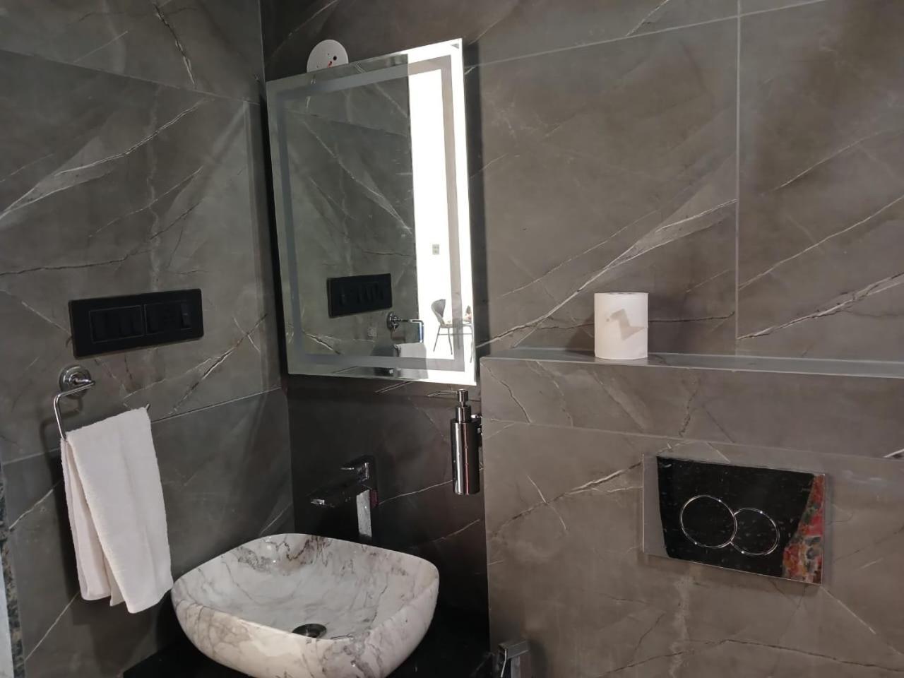 Mannat With Swimming Pool And Garden Holiday home Lonavala