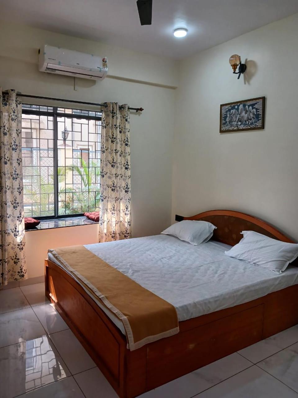 Mannat With Swimming Pool And Garden *