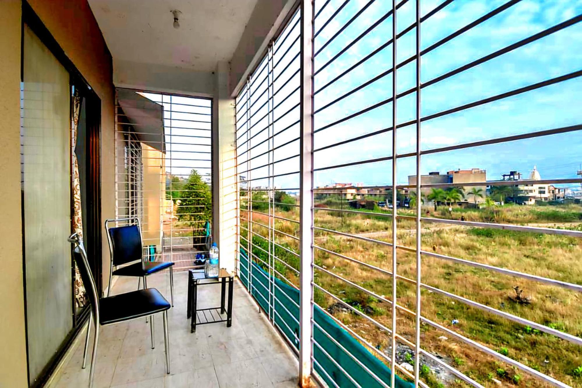 Empyrean Ll 2bhk Ll Mazzelo Ll Non Acii Pool * Lonavala