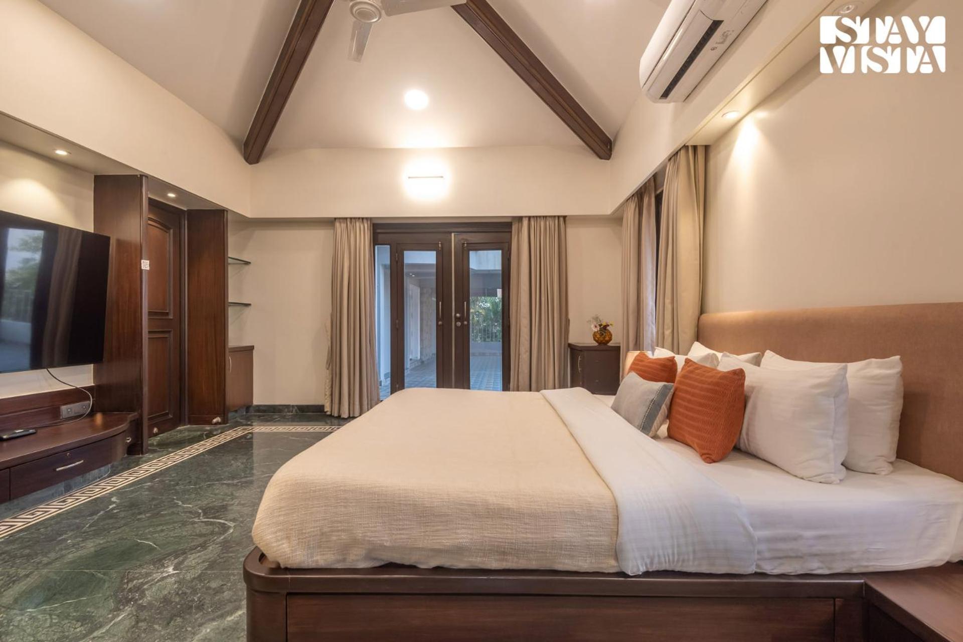 Villa Stayvista At Seraphim Peak With Pool & Views Lonavala