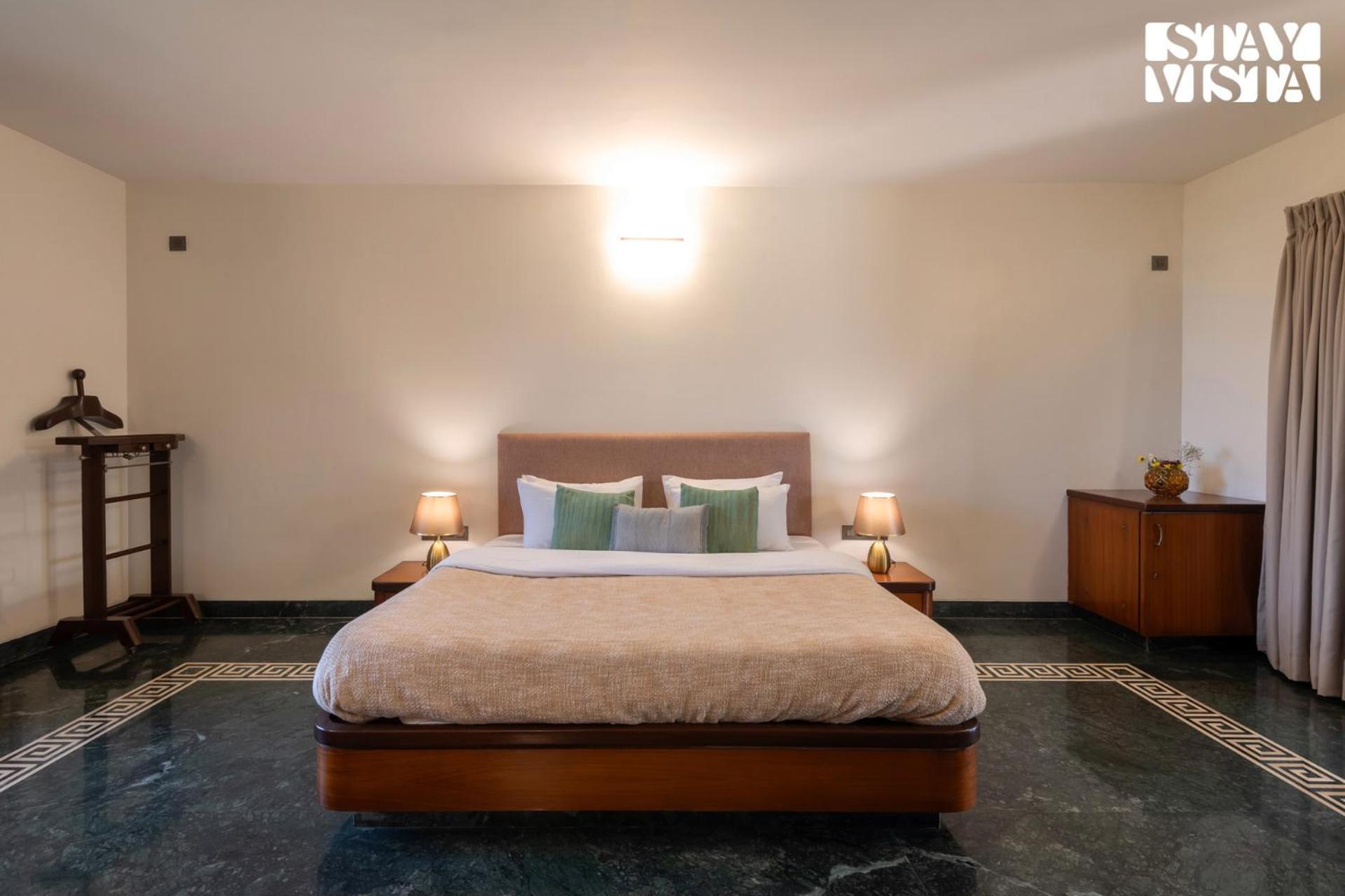Stayvista At Seraphim Peak With Pool & Views *