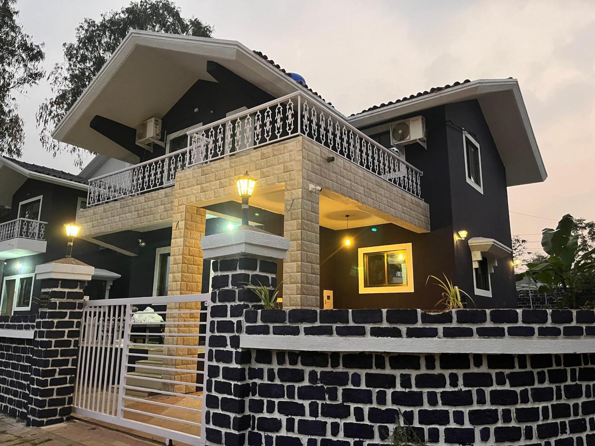 Blue Shark Ll Private Pool Ll Luxurious 4 Bhk Ll Lonavala