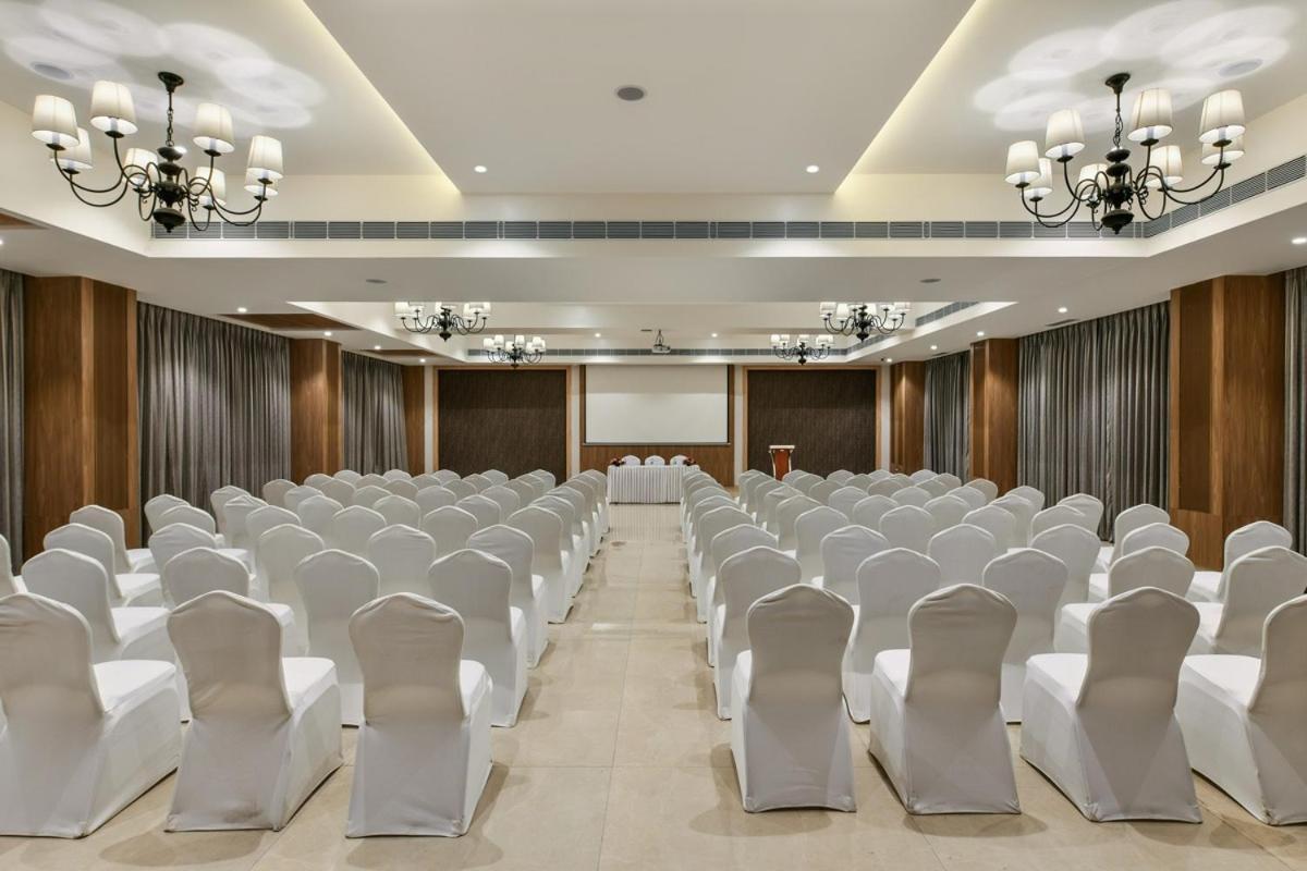 Resort Meritas Aura Lonavala
