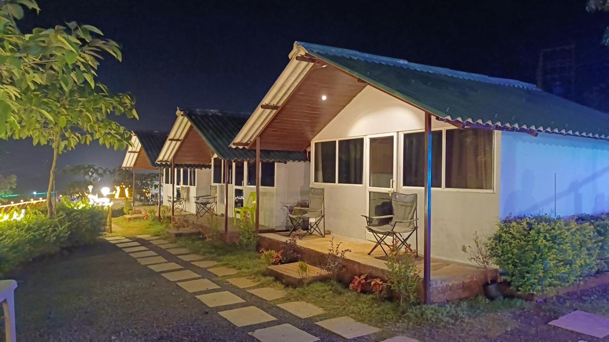 Shelby Pawana & Tents * Lonavala