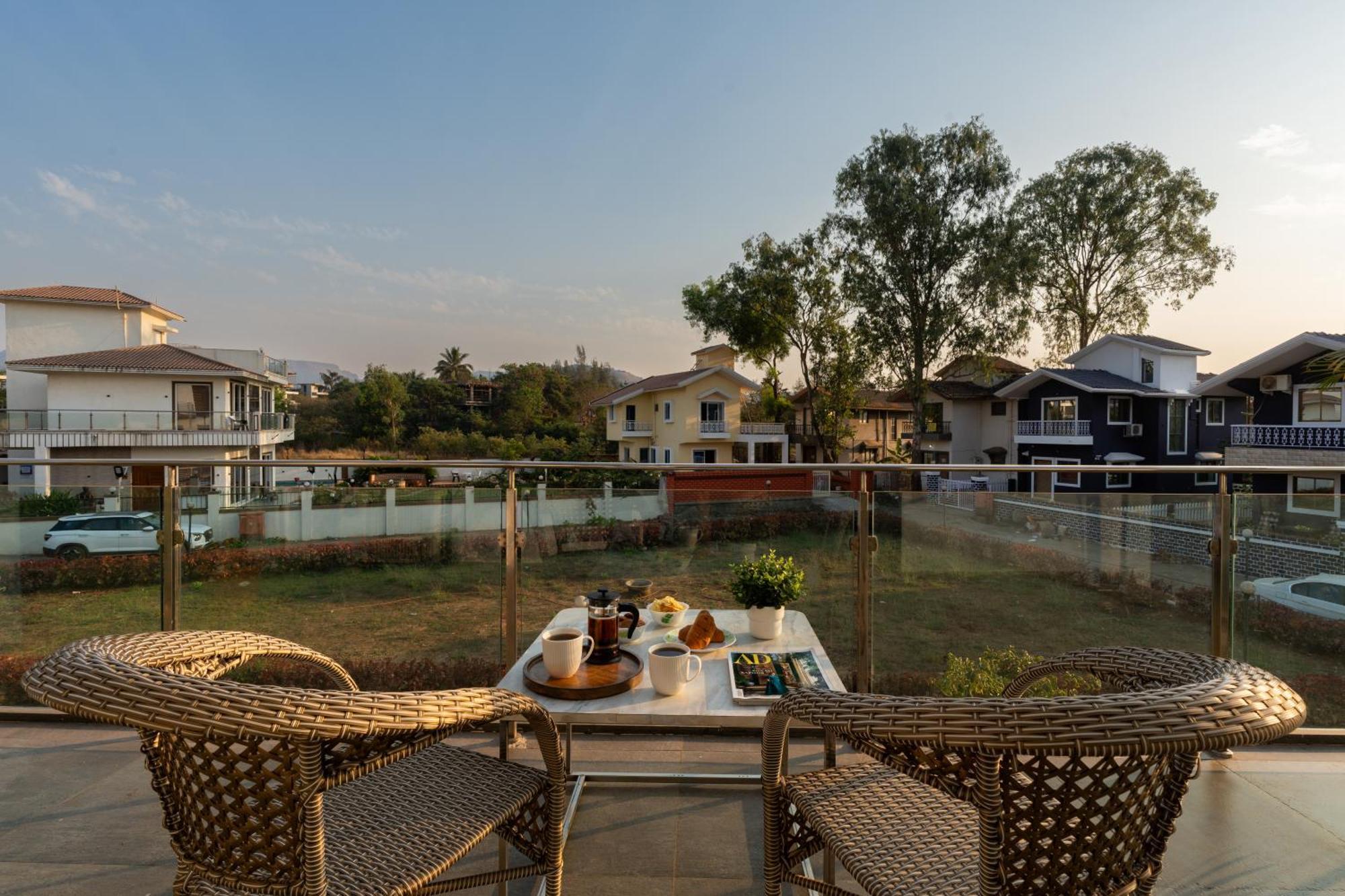 Holiday home Utopia - Luxe 4bhk With Swimming Pool