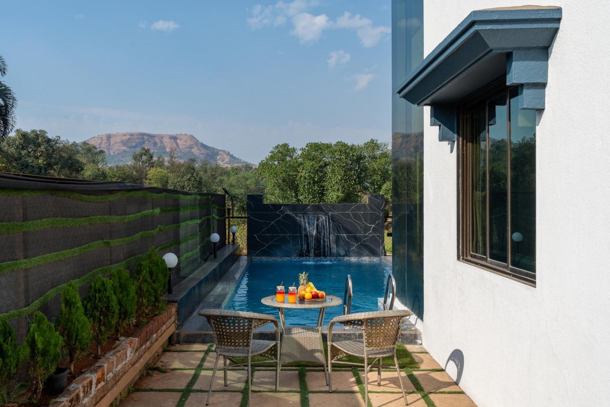 Utopia - Luxe 4bhk With Swimming Pool Holiday home Lonavala