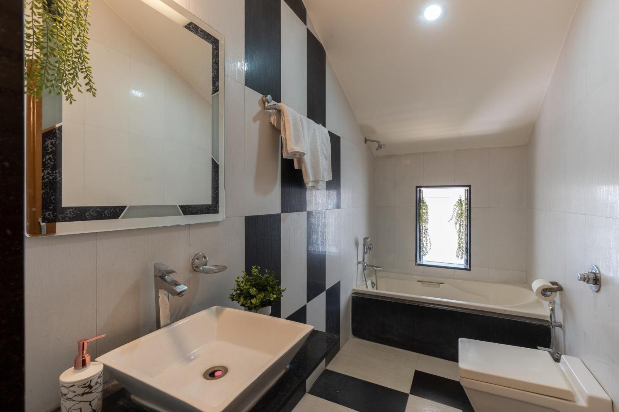 Utopia - Luxe 4bhk With Swimming Pool