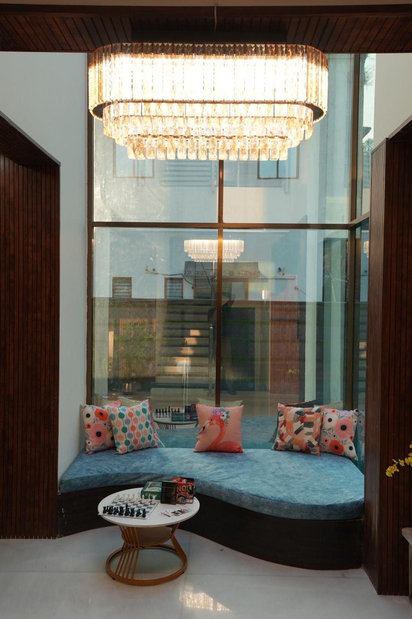 Holiday home Utopia - Luxe 4bhk With Swimming Pool *