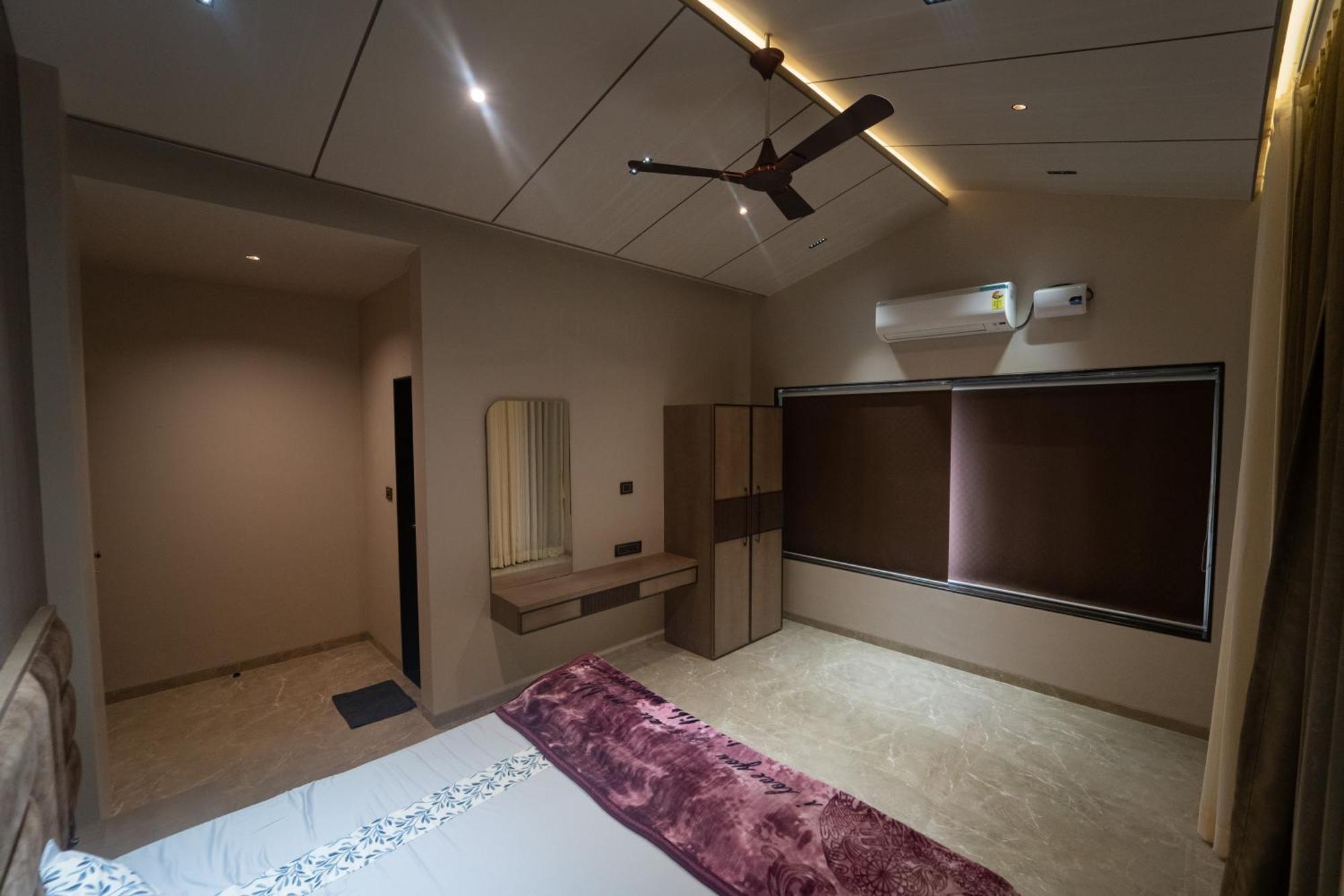 Royal - 6bhk Luxury With Heated Pool And Turf Villa *