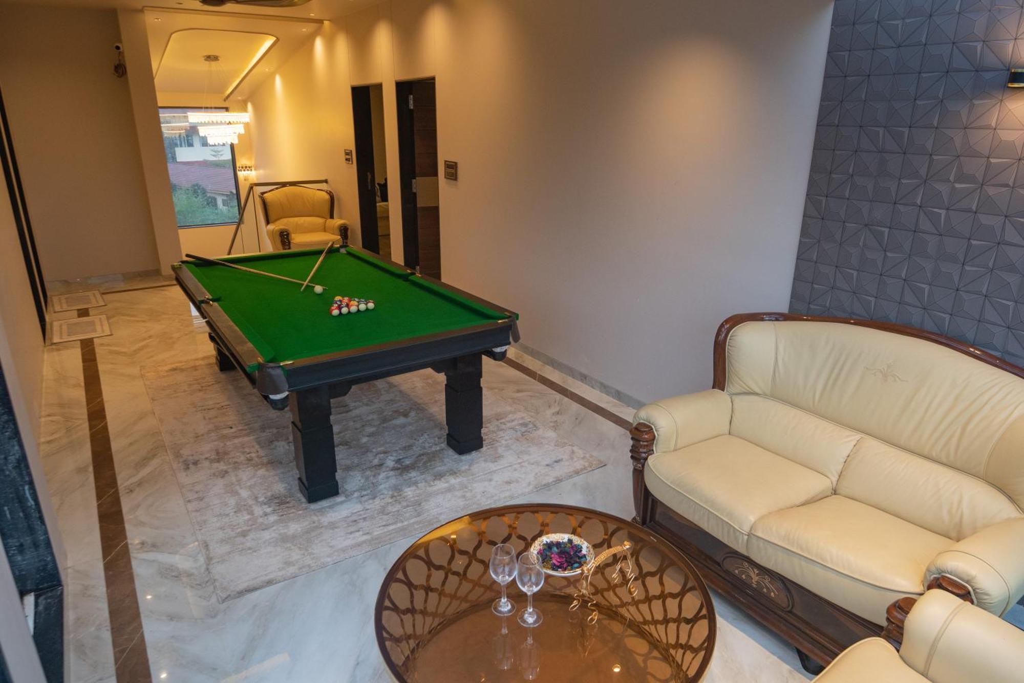 Royal - 6bhk Luxury With Heated Pool And Turf Lonavala