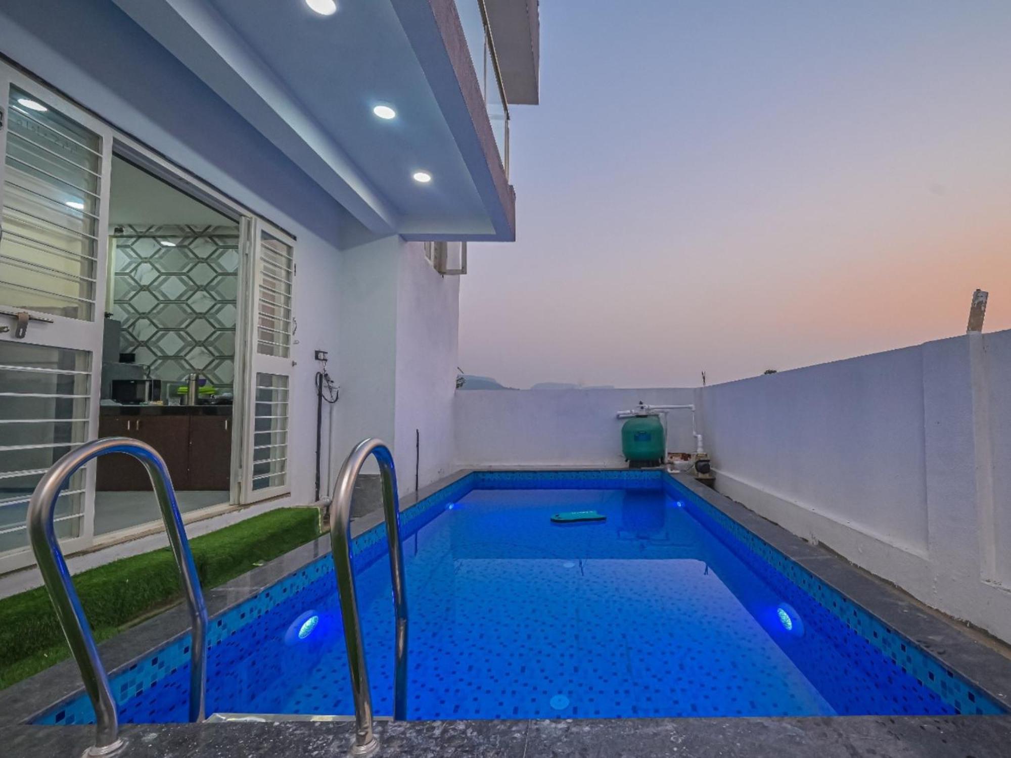 Ivy Sapphire 4bhk With Pool Near Ekvira Devi Temple Villa Lonavala