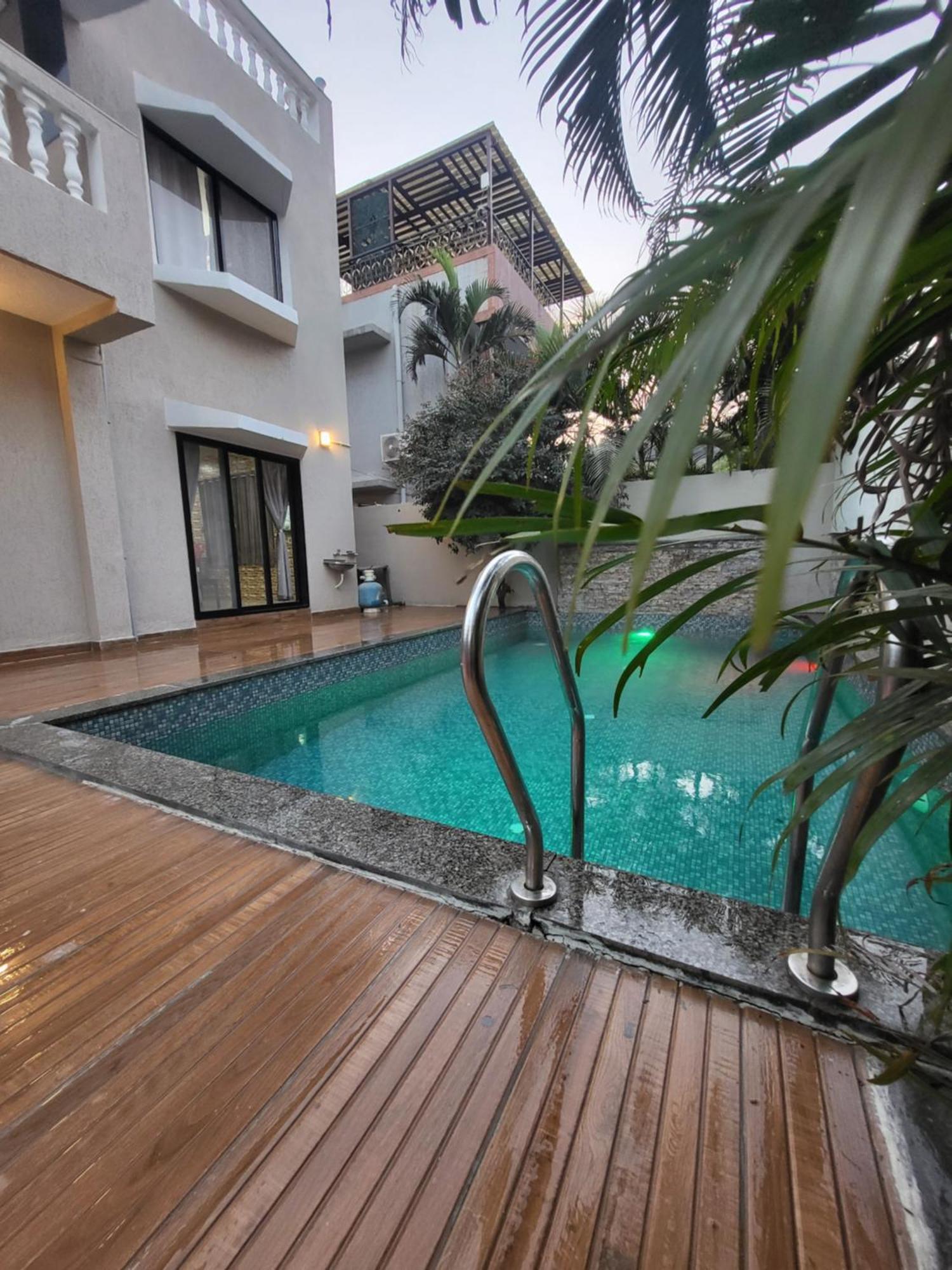 The Perfect Para Disco Big Pool Cricket Turf Lonavala