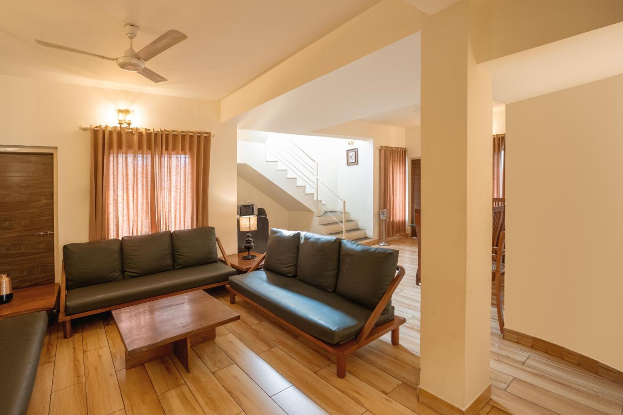 By Hangout By Rubha Hospitality Villa *