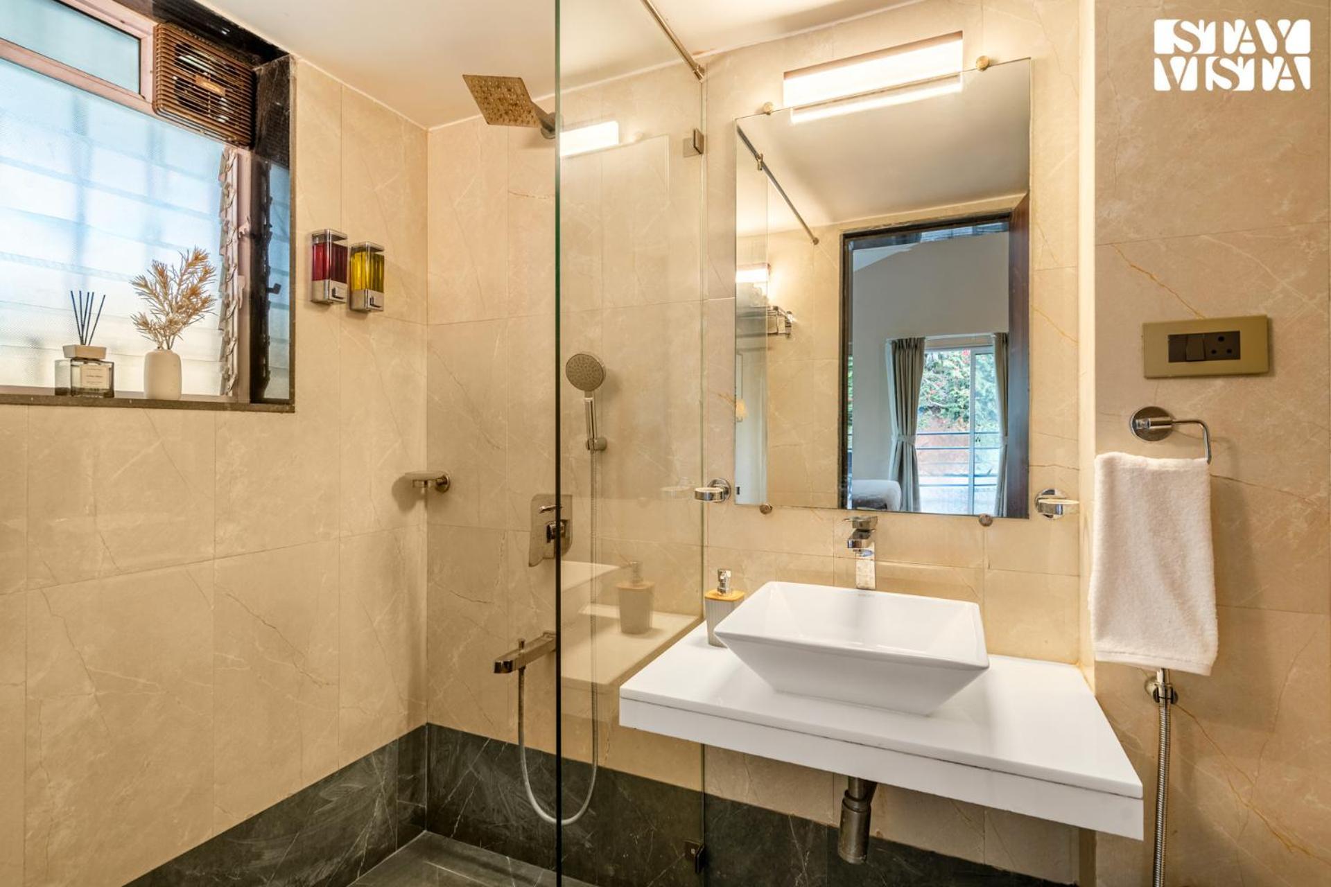 Stayvista At Casa Elyra With Pool, Ac, Balcony * Lonavala