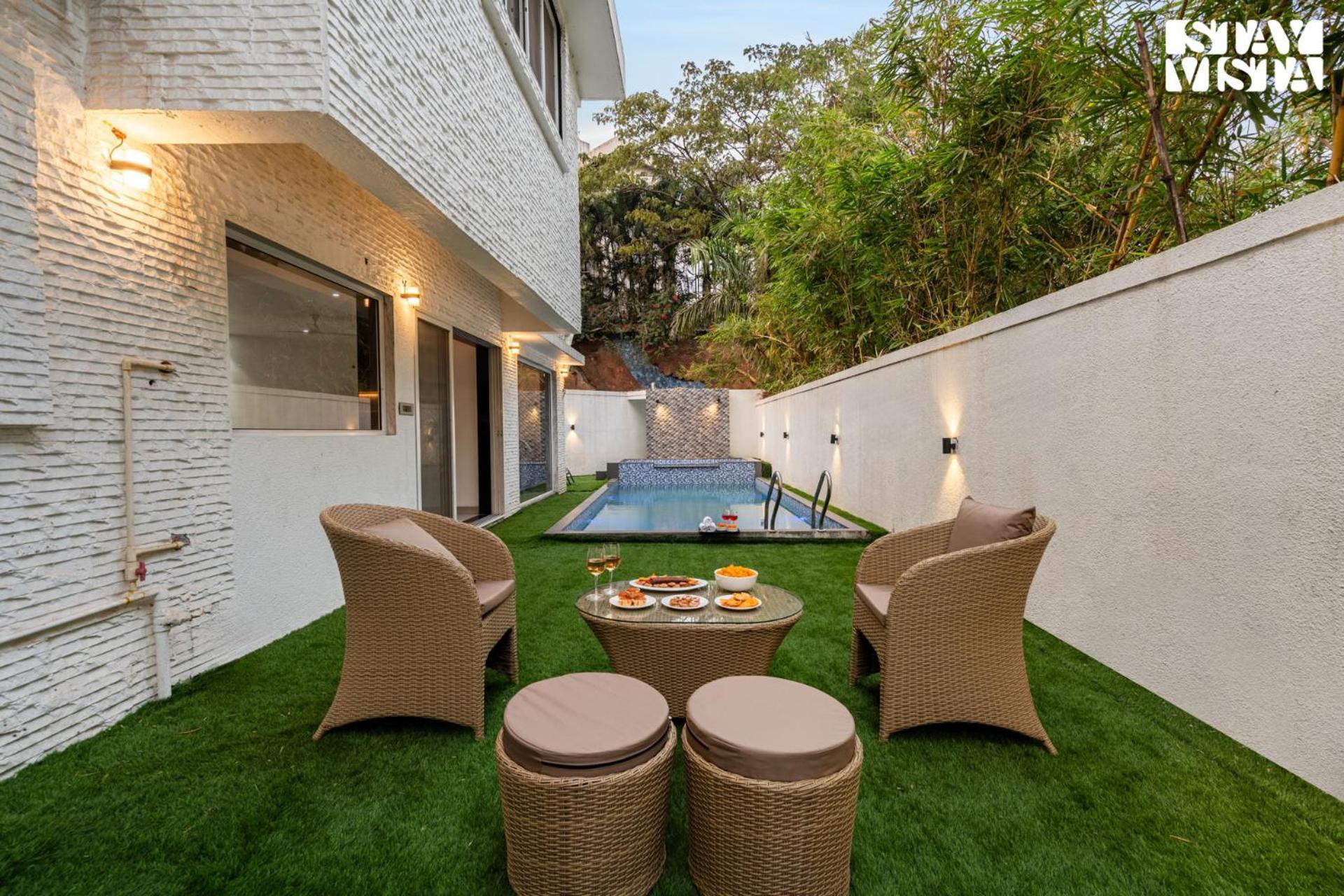 Villa Stayvista At Casa Elyra With Pool, Ac, Balcony