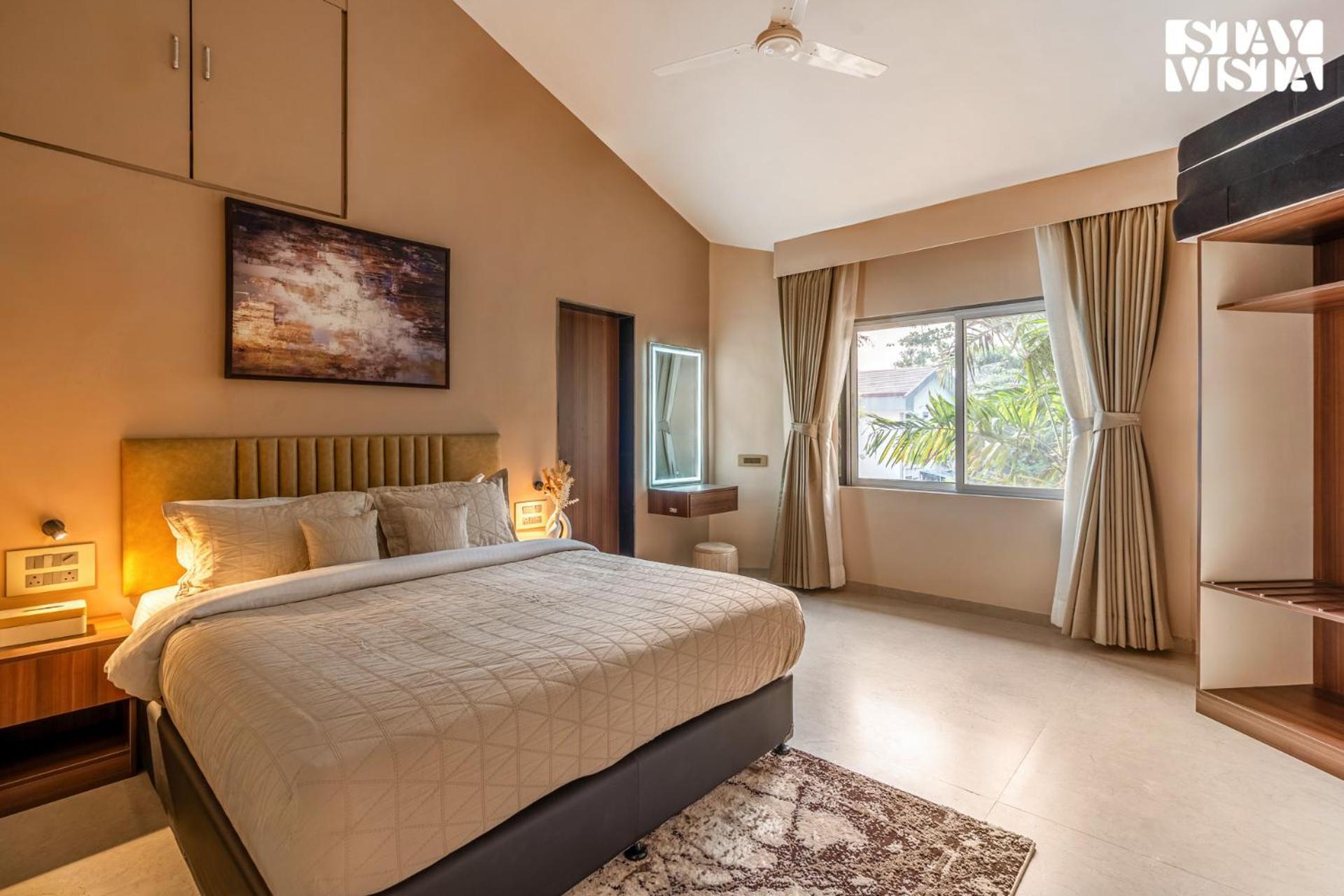 Stayvista At Casa Elyra With Pool, Ac, Balcony Villa