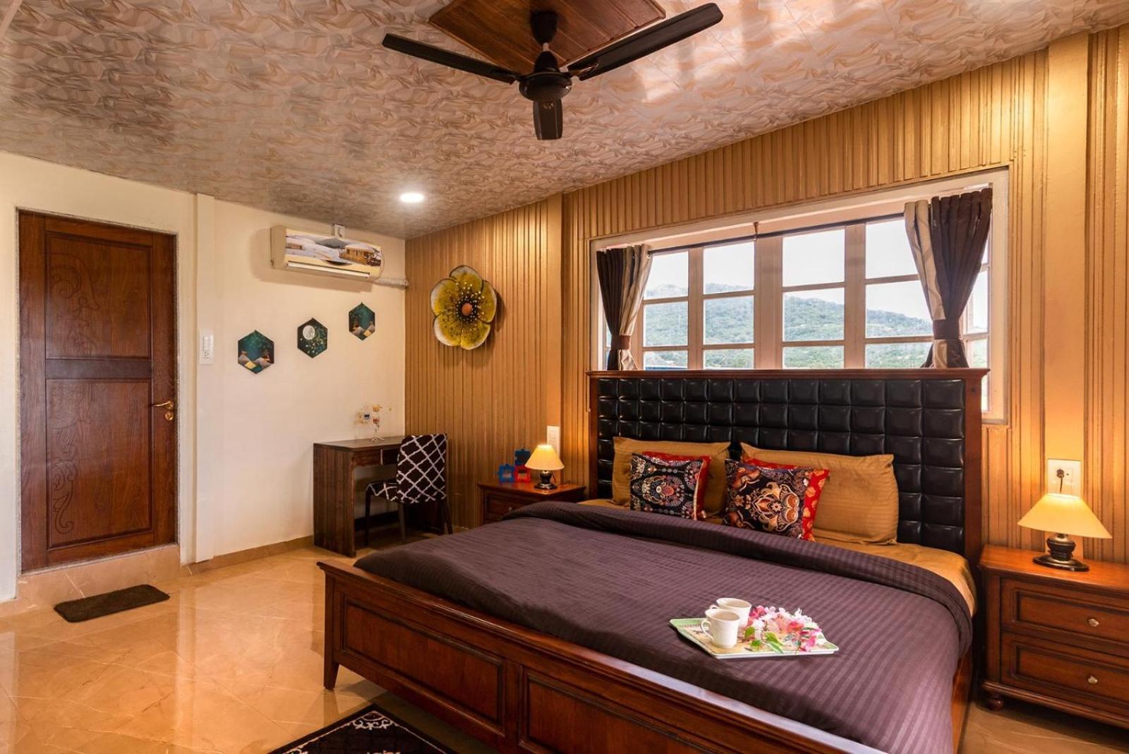 Villa Daksh Enclave Premium Pool By Voye Homes *