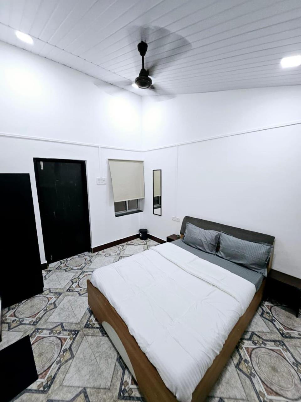 Don's - Villa Lonavala