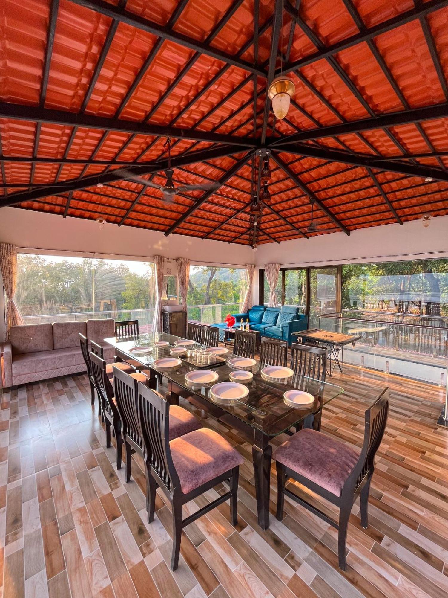 Luxurious Infinity Pool Overlooking Pawna For Parties And Events *