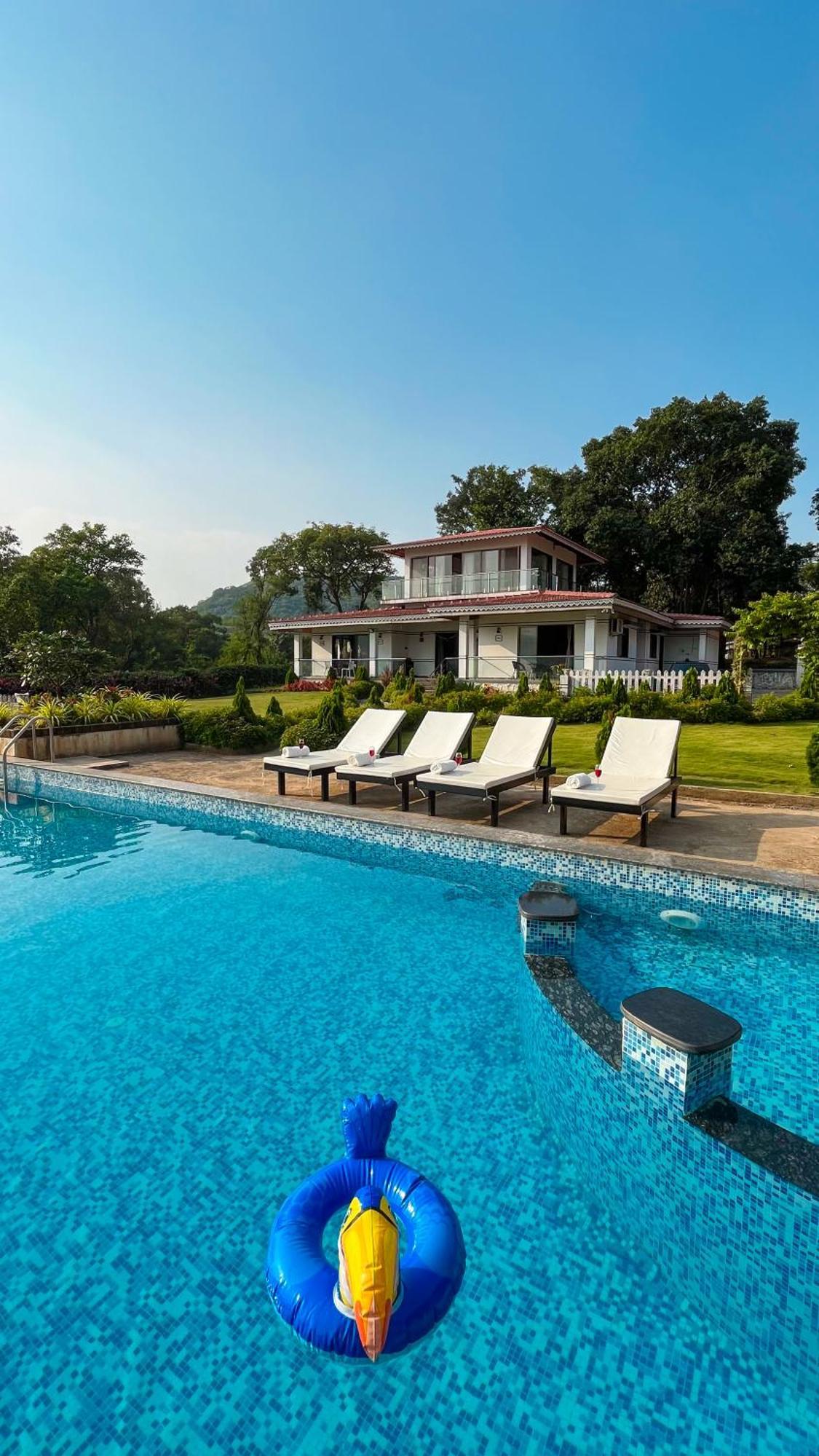 Luxurious Infinity Pool Overlooking Pawna For Parties And Events * Lonavala