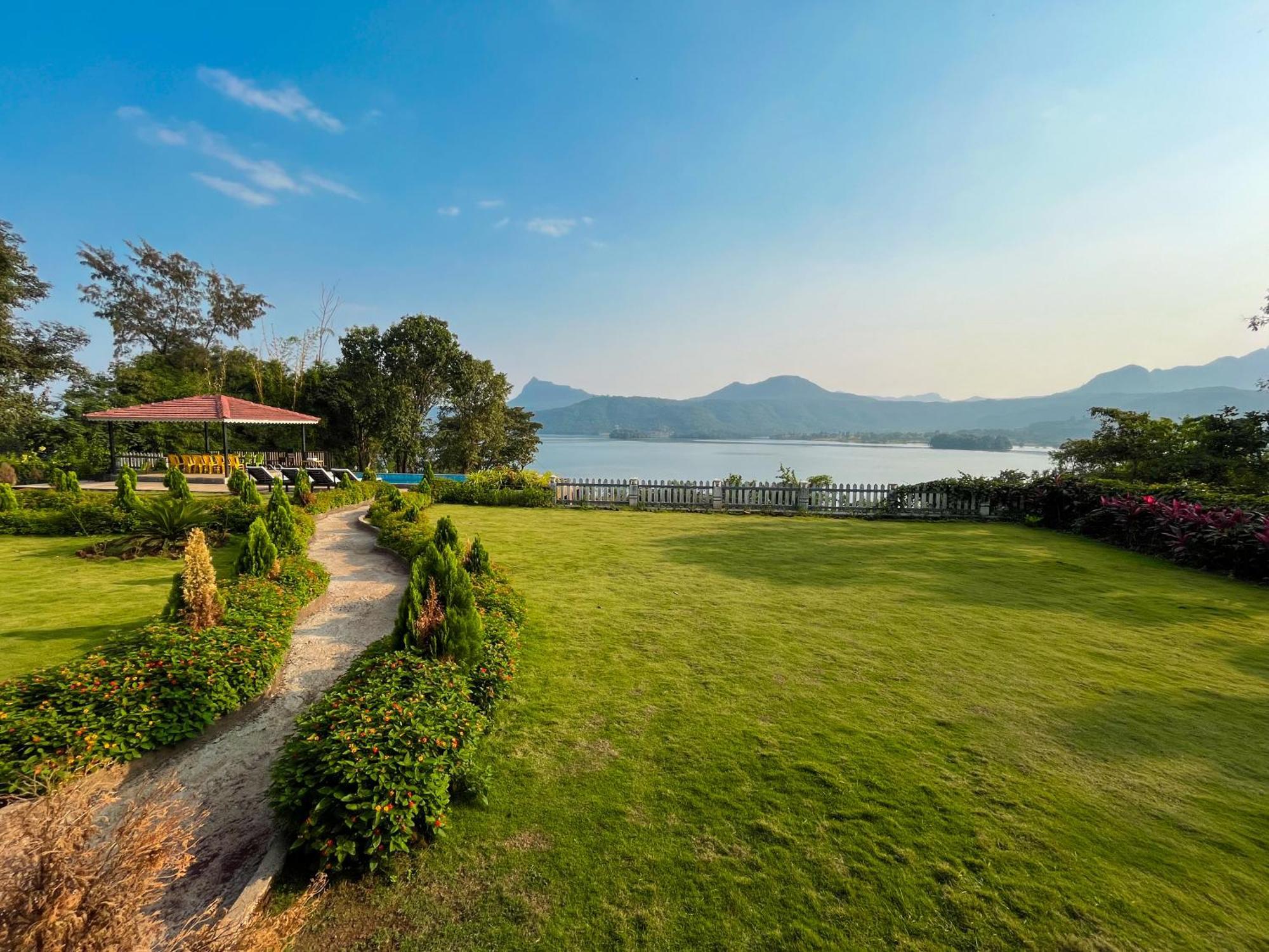 Luxurious Infinity Pool Overlooking Pawna For Parties And Events Lonavala