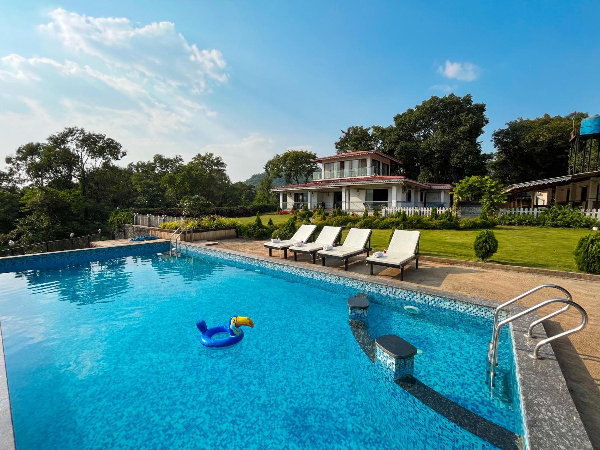 Luxurious Infinity Pool Overlooking Pawna For Parties And Events * Lonavala