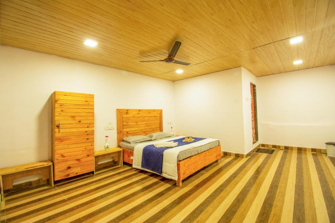 Empyrean Ii 6bhk Ii Samrat Ii Ac Ii Pvt Pool Ll Largest Pool Ll