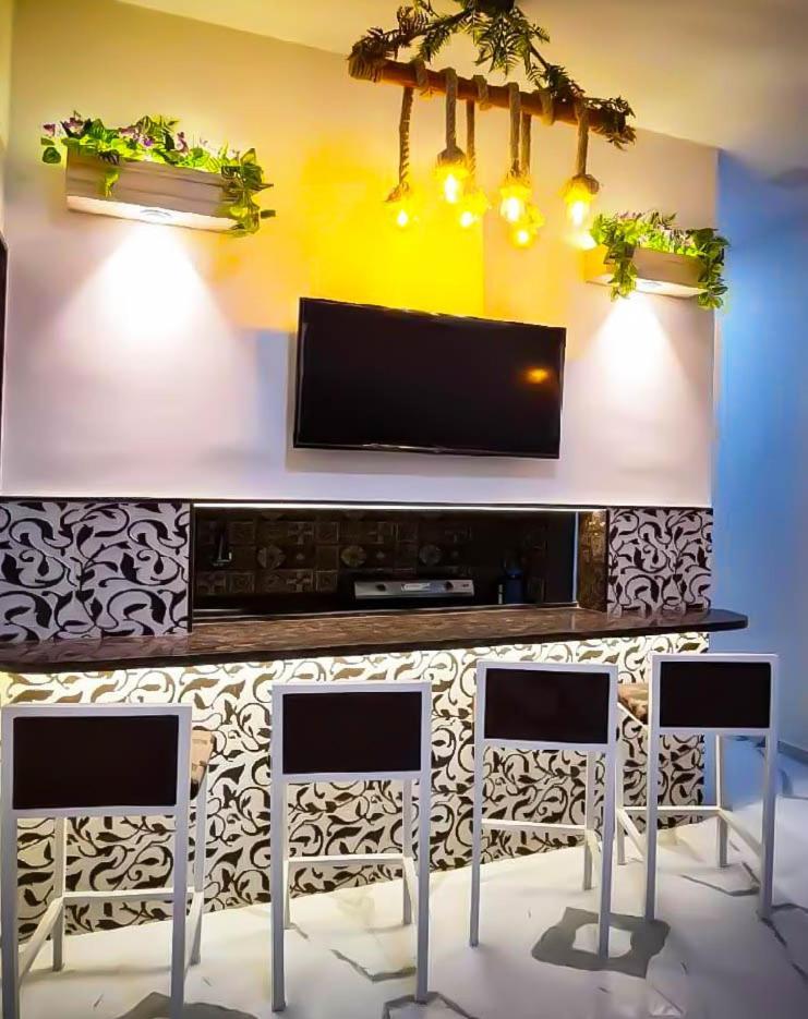 3bhk Blossom By Bookmybungalow Villa *