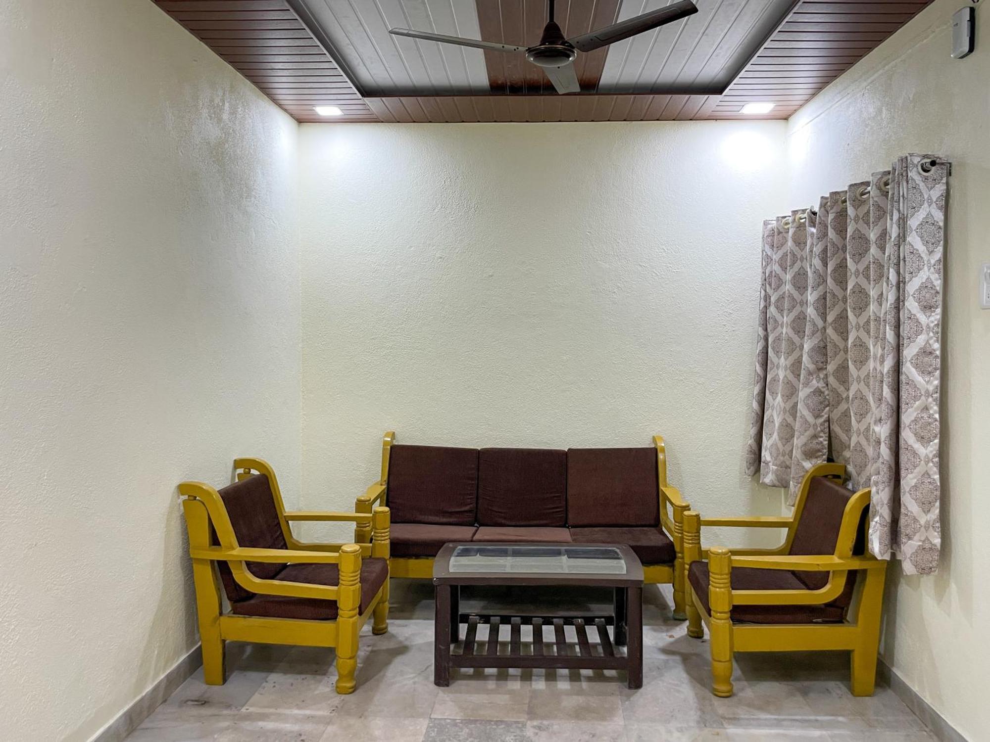 Zars Villa, * Lonavala