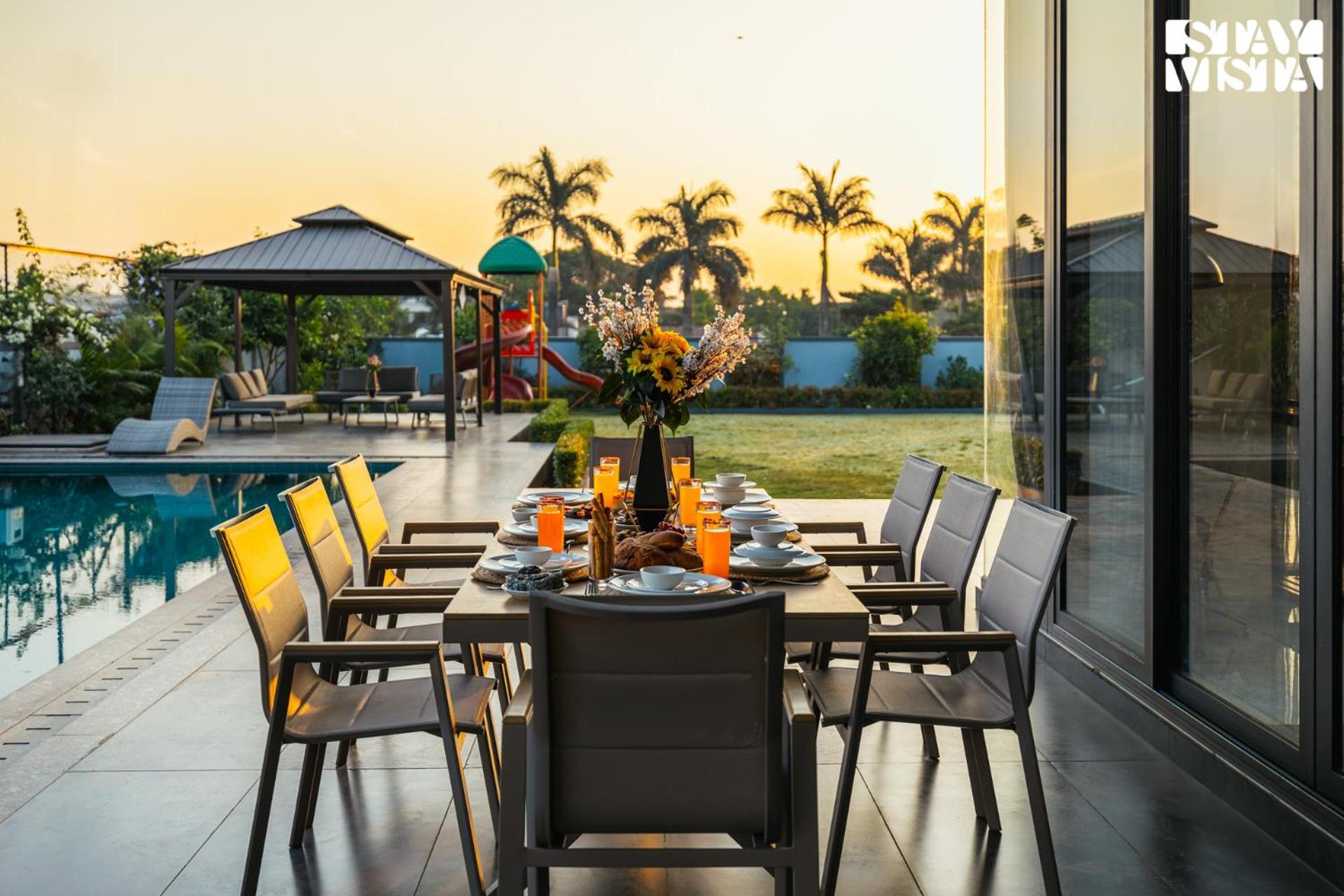 Stayvista At Seraphine With Theatre, Jacuzzi & Pvt Pool Villa Lonavala