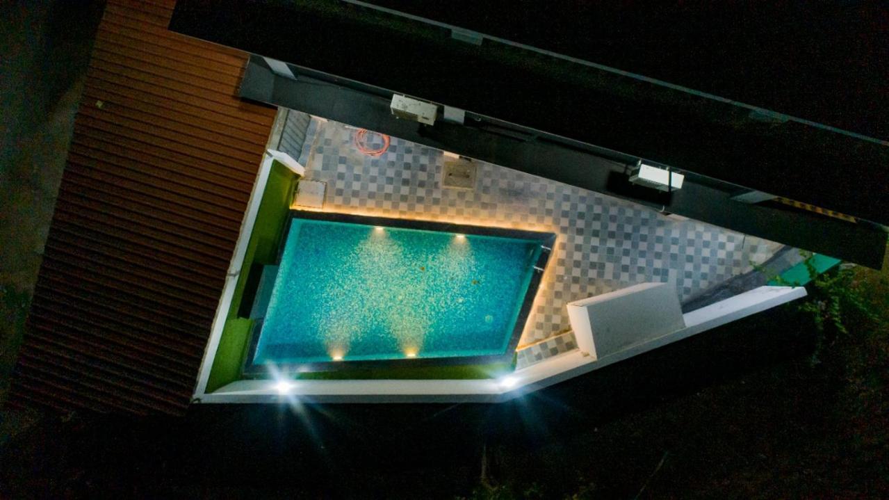 Ll Empyrean Ll 6bhk Ac Black Bunglow Ll Villa *
