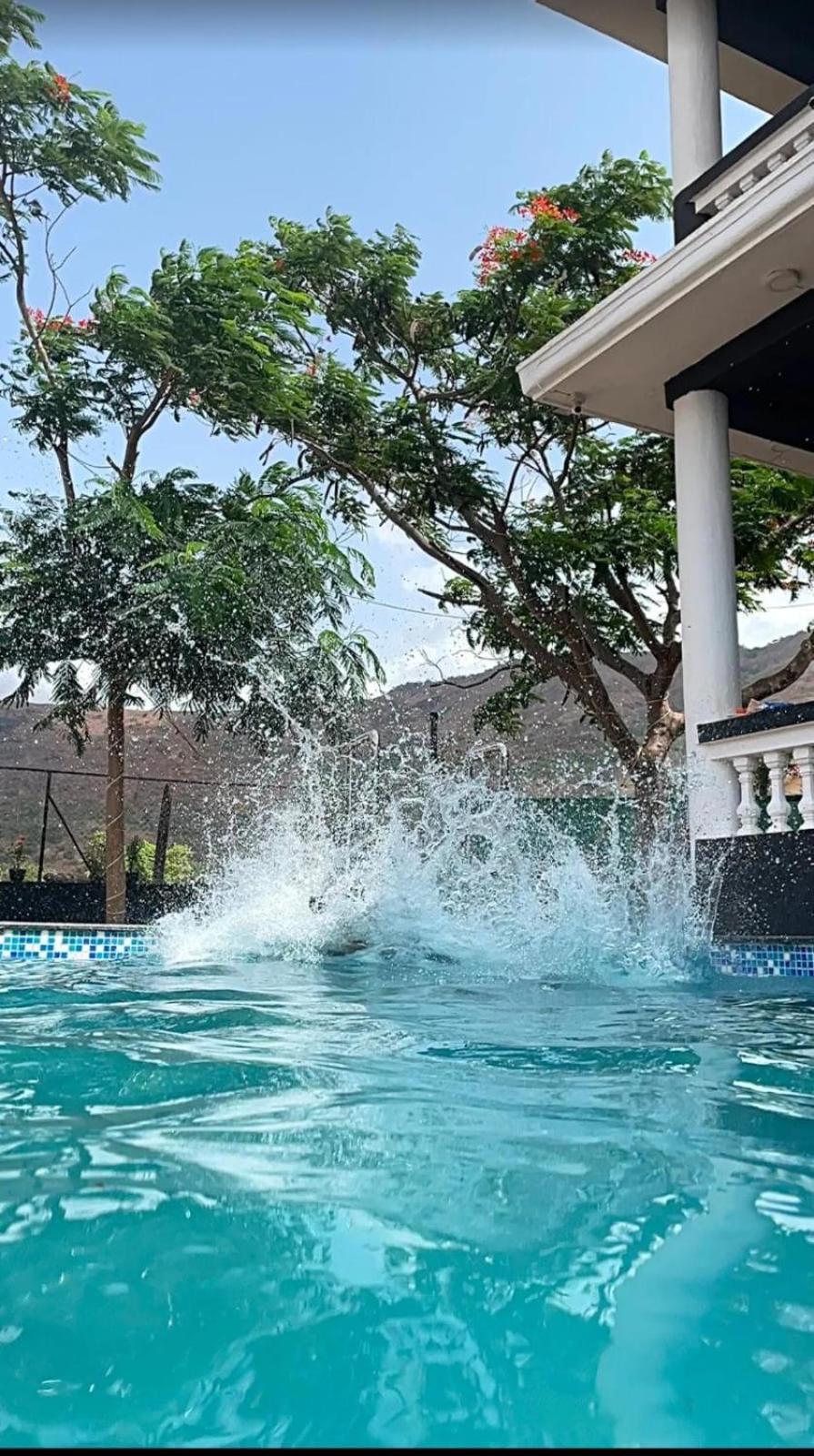 Ll Empyrean Ll 6bhk Ac Black Bunglow Ll Villa
