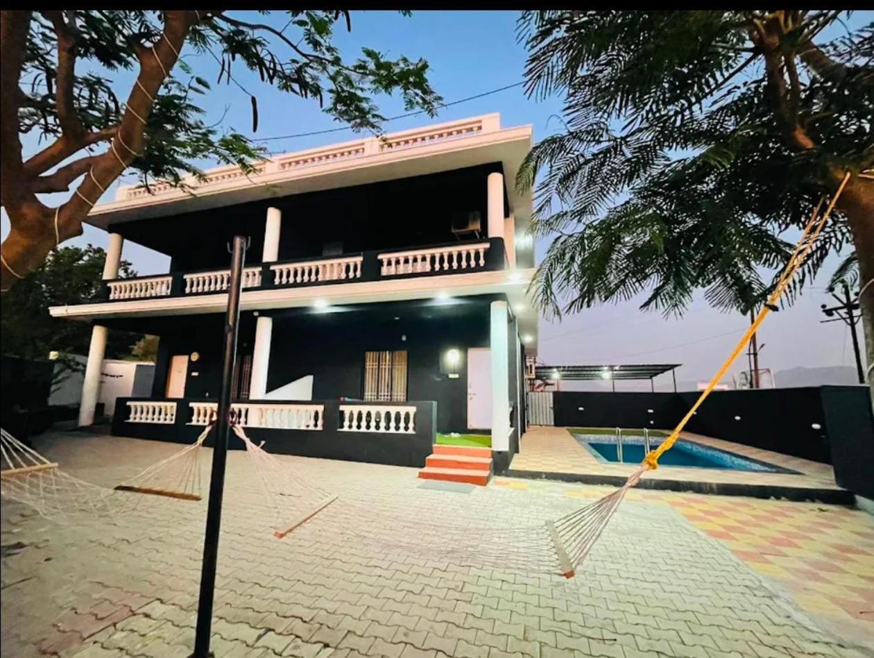 Ll Empyrean Ll 6bhk Ac Black Bunglow Ll *
