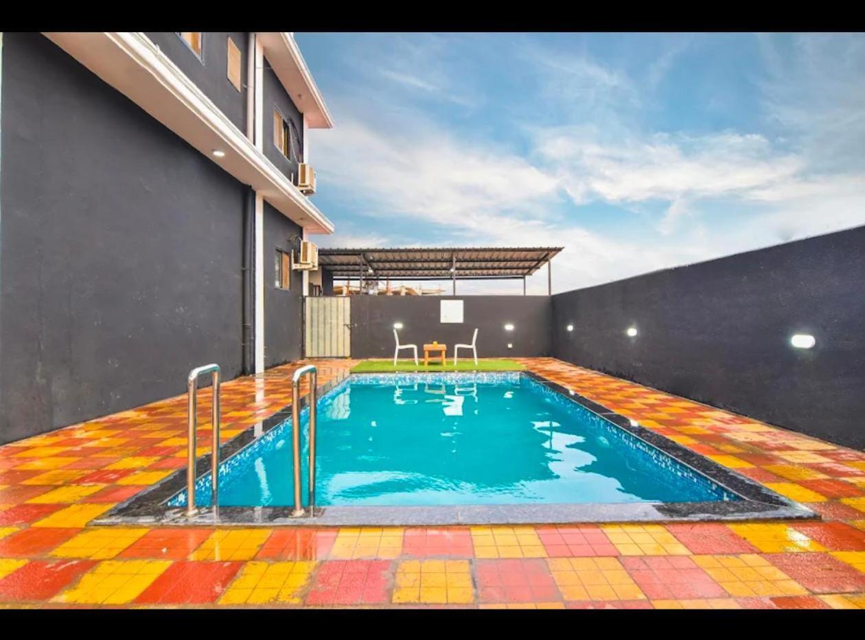 Ll Empyrean Ll 6bhk Ac Black Bunglow Ll *