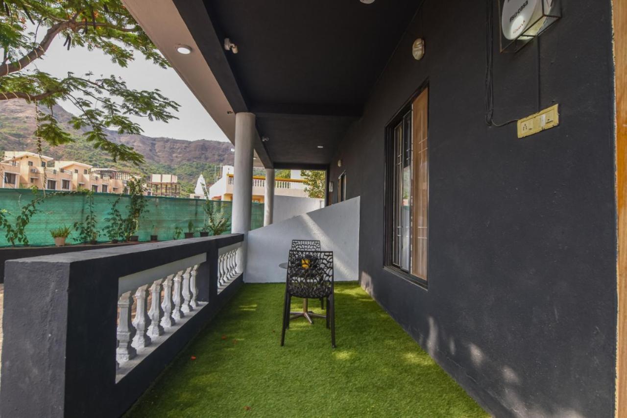 Ll Empyrean Ll 6bhk Ac Black Bunglow Ll *