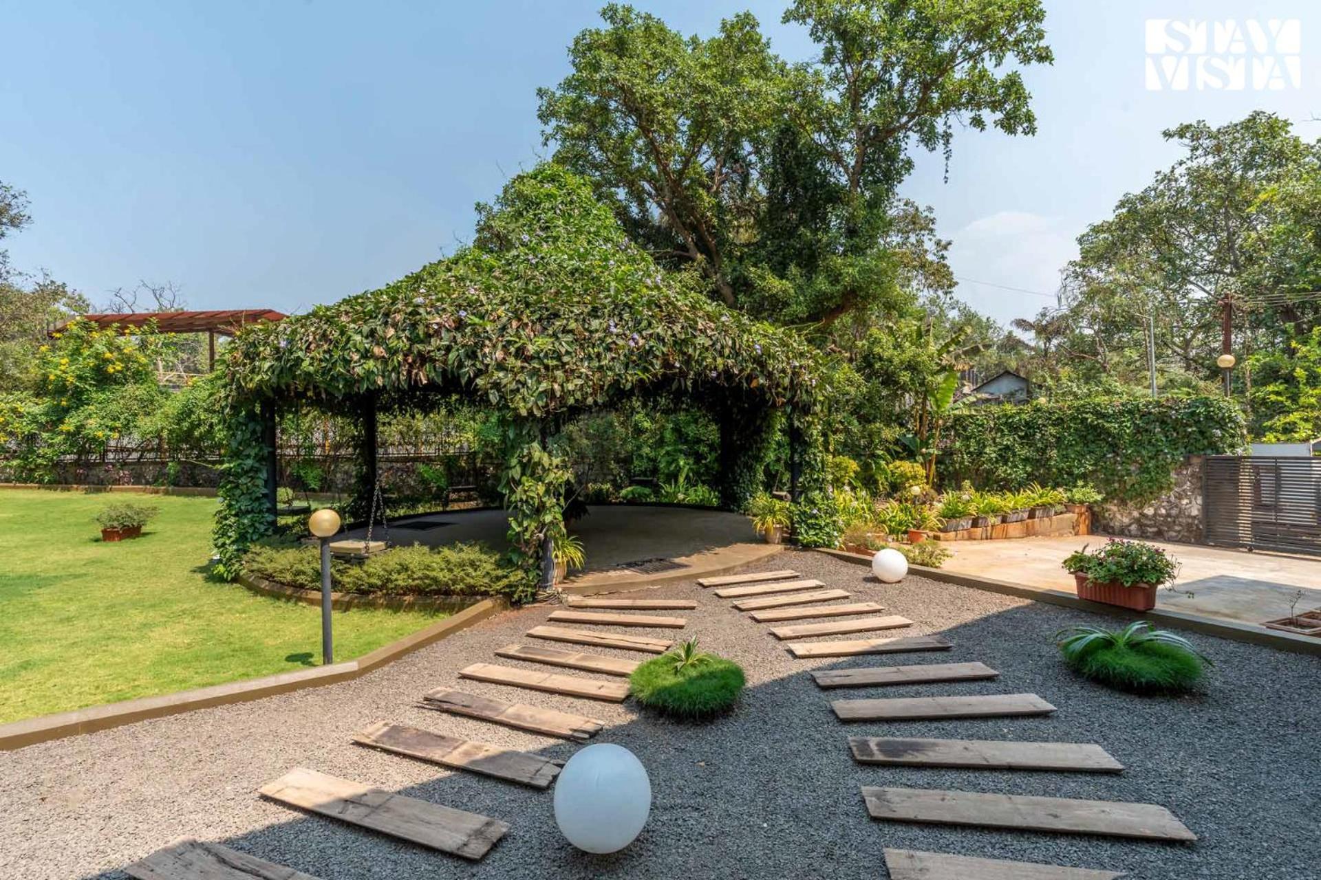 Villa Mehta Mansion By Stayvista - A With A Swimming Pool And Pool Table *