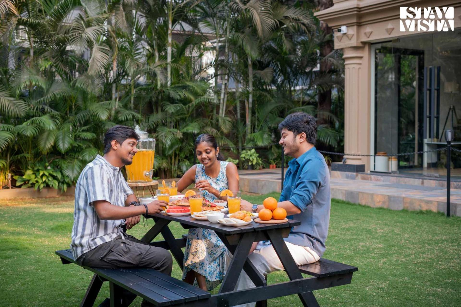 Mehta Mansion By Stayvista - A With A Swimming Pool And Pool Table Lonavala