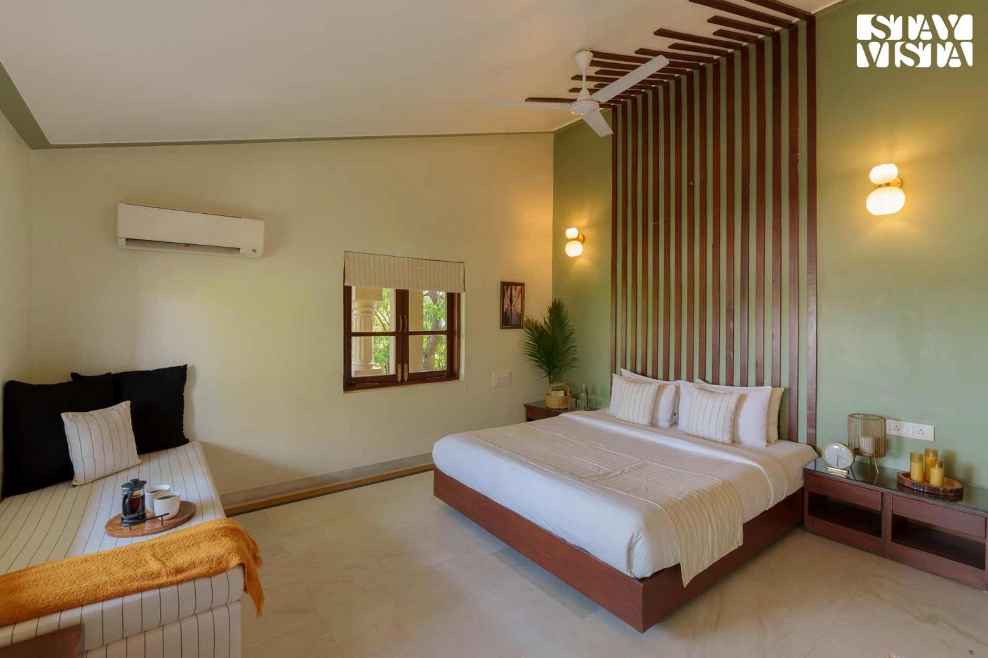 Villa Mehta Mansion By Stayvista - A With A Swimming Pool And Pool Table *